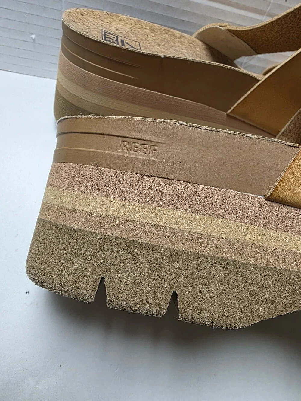 Reef Cushion Vista Hi Sandals Sz 8